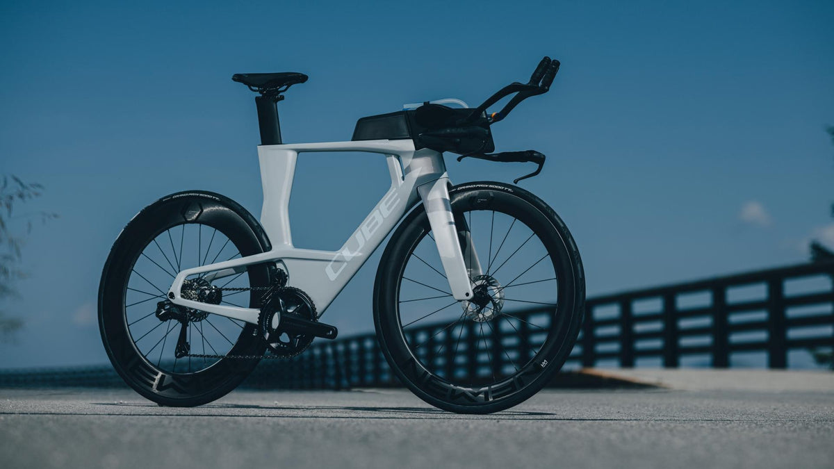 Vélo triathlon Cube aerium race foggrey´n´white