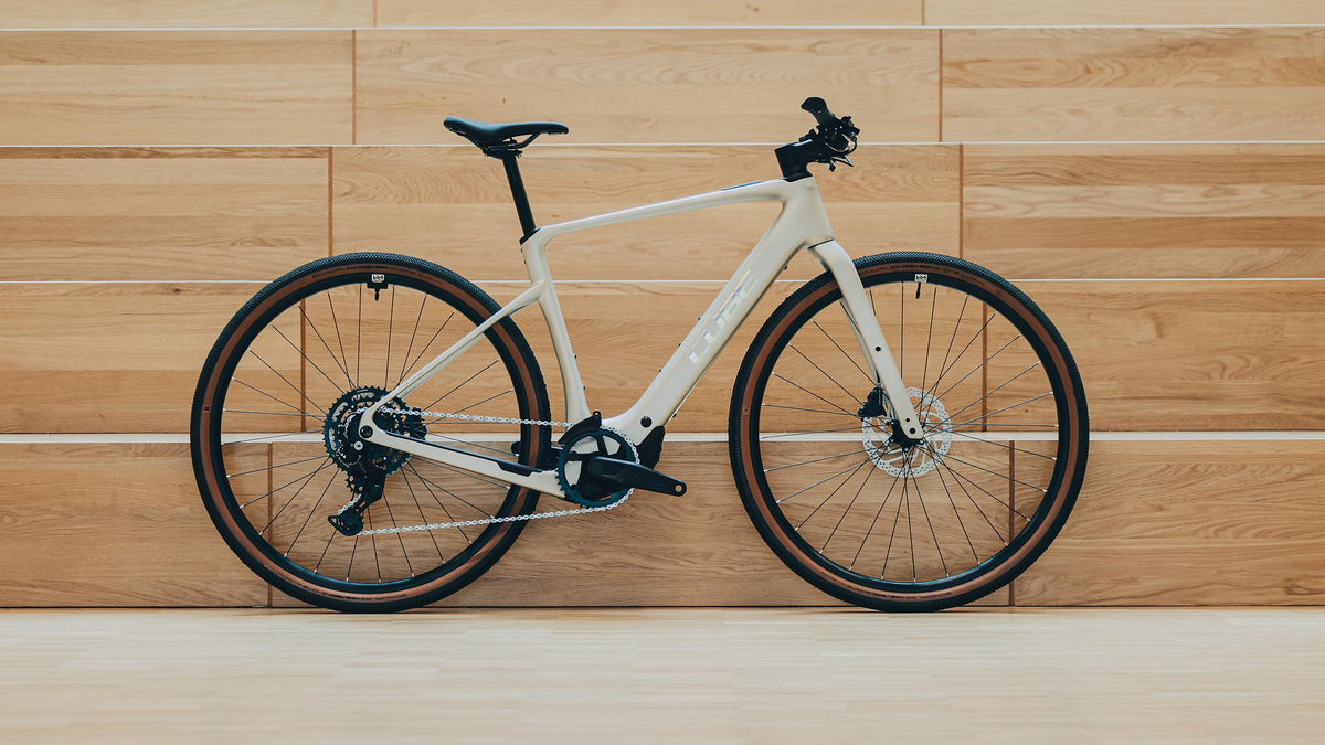 Vélo gravel électrique Cube nulane hybrid c:62 race 400x sleekgrey´n´prism